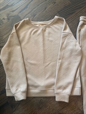Textured Crewneck Sweatshirt in Light Beige and matching beige lounge pants